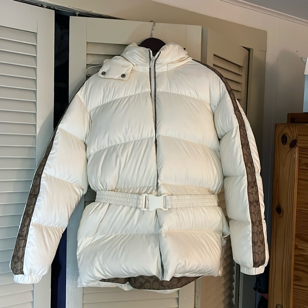 L Coach Woman’s puffer coat.  In perfect condition (only worn a few times)